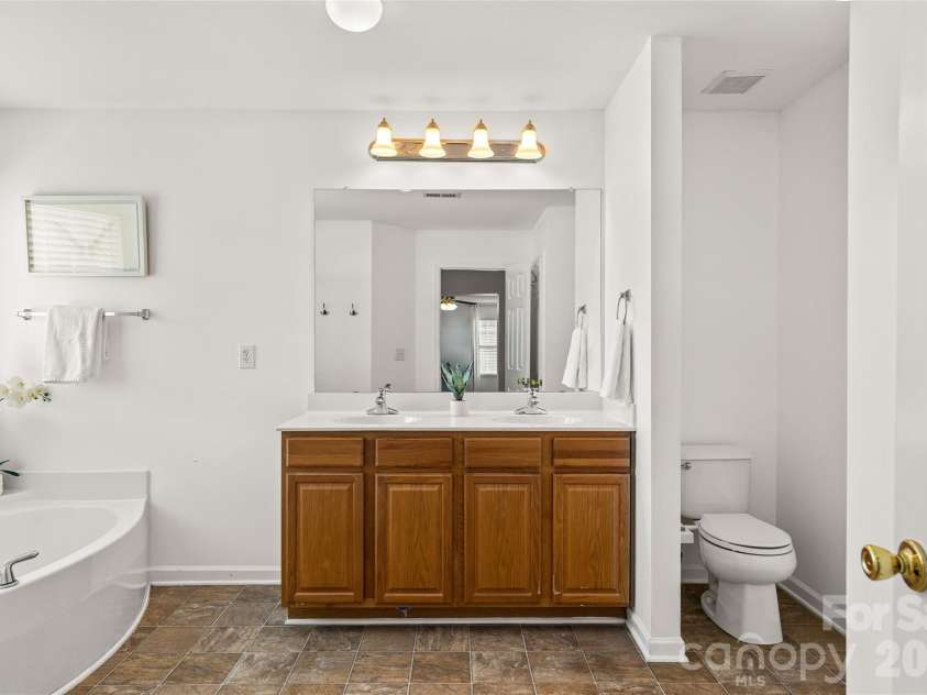 7835 Cornflower Commons Drive, Mint Hill, NC 28227.  MLS# CAR4399249, YatesRealty ID 42241. 
