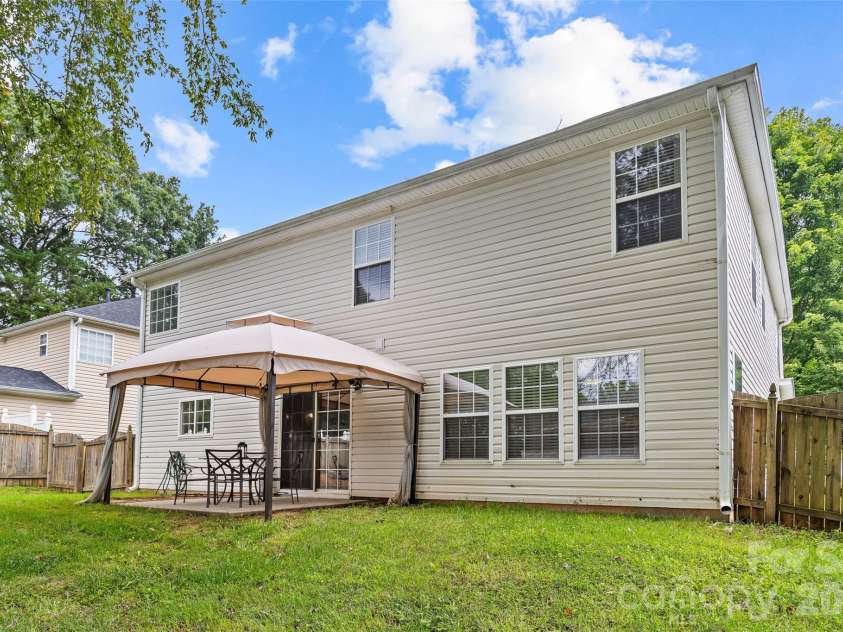 7835 Cornflower Commons Drive, Mint Hill, NC 28227.  MLS# CAR4399249, YatesRealty ID 42241. 