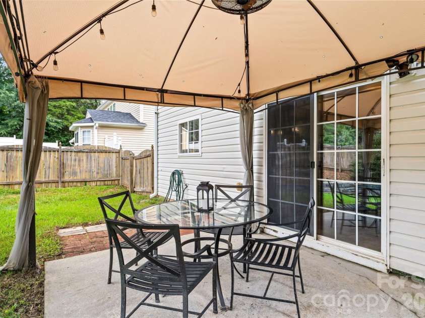 7835 Cornflower Commons Drive, Mint Hill, NC 28227.  MLS# CAR4399249, YatesRealty ID 42241. 