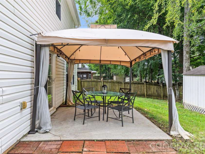 7835 Cornflower Commons Drive, Mint Hill, NC 28227.  MLS# CAR4399249, YatesRealty ID 42241. 