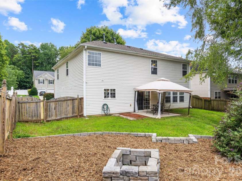7835 Cornflower Commons Drive, Mint Hill, NC 28227.  MLS# CAR4399249, YatesRealty ID 42241. 