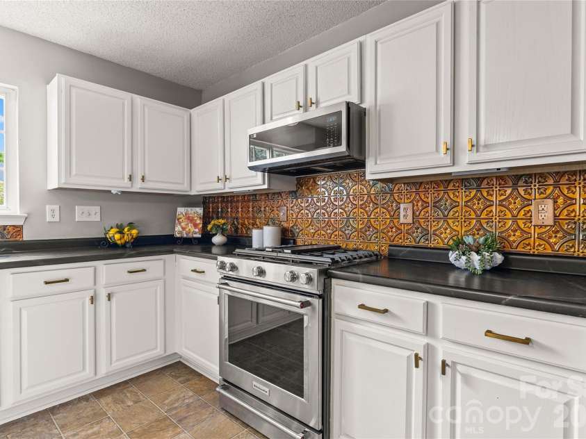 7835 Cornflower Commons Drive, Mint Hill, NC 28227.  MLS# CAR4399249, YatesRealty ID 42241. 