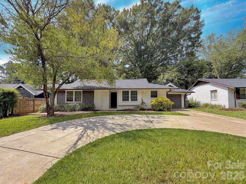 1926 Tyvola Road, Charlotte, NC 28210.  MLS# CAR4412010, YatesRealty ID 42242. 
