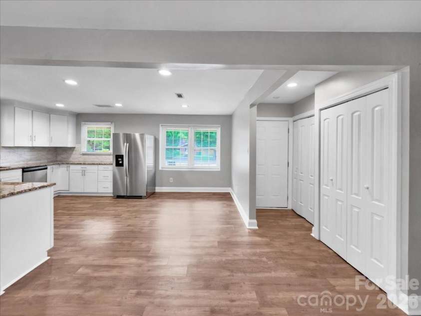 1926 Tyvola Road, Charlotte, NC 28210.  MLS# CAR4412010, YatesRealty ID 42242. 