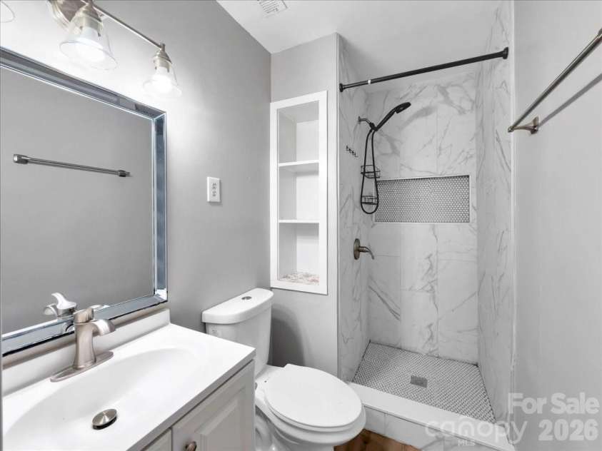 1926 Tyvola Road, Charlotte, NC 28210.  MLS# CAR4412010, YatesRealty ID 42242. 