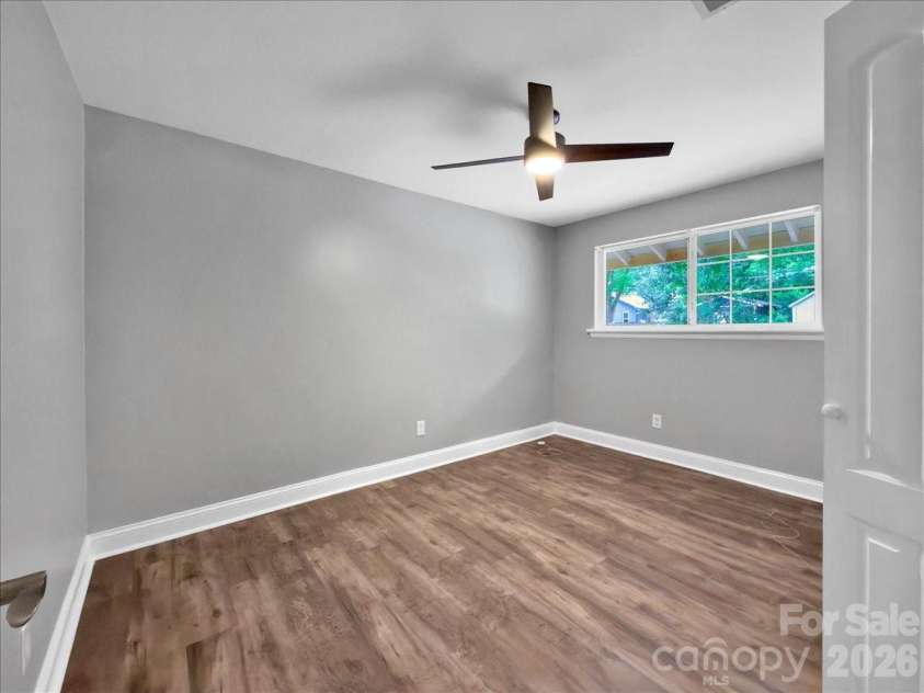 1926 Tyvola Road, Charlotte, NC 28210.  MLS# CAR4412010, YatesRealty ID 42242. 