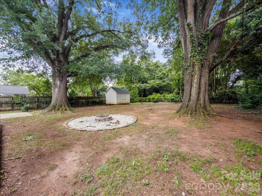 1926 Tyvola Road, Charlotte, NC 28210.  MLS# CAR4412010, YatesRealty ID 42242. 