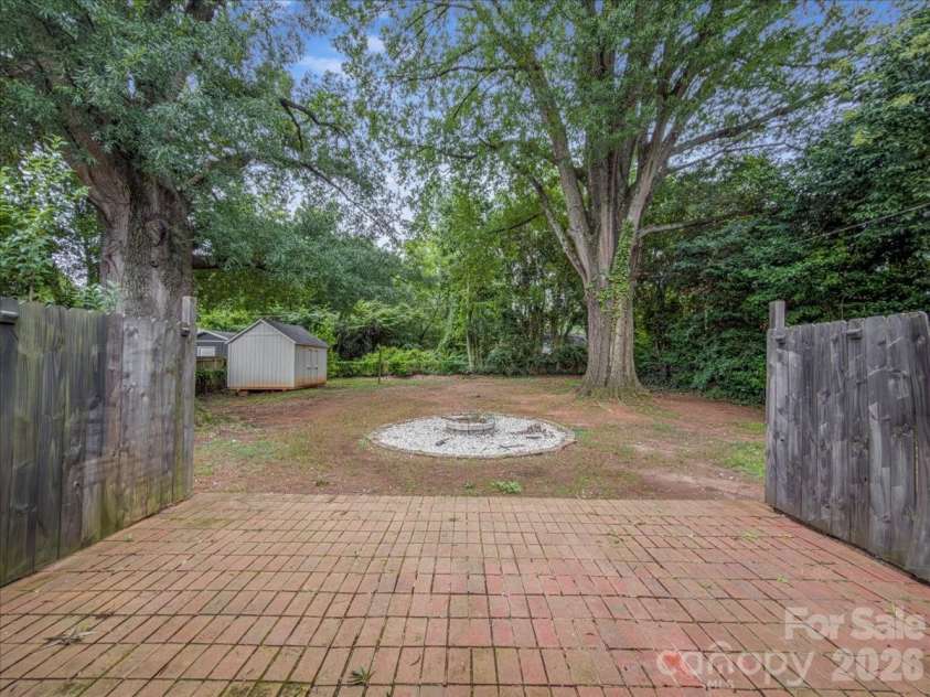 1926 Tyvola Road, Charlotte, NC 28210.  MLS# CAR4412010, YatesRealty ID 42242. 
