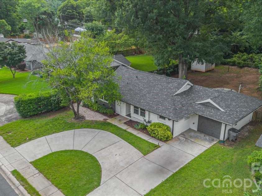 1926 Tyvola Road, Charlotte, NC 28210.  MLS# CAR4412010, YatesRealty ID 42242. 