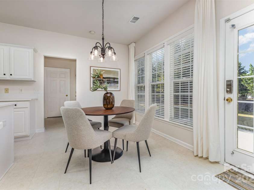 7633 Rathburn Lane, Charlotte, NC 28277.  MLS# CAR4296368, YatesRealty ID 42242. 