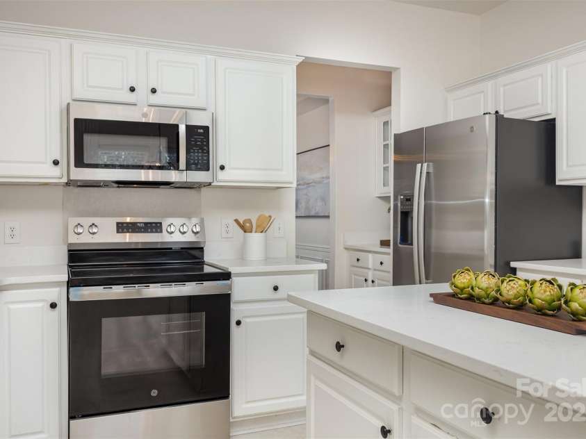 7633 Rathburn Lane, Charlotte, NC 28277.  MLS# CAR4296368, YatesRealty ID 42242. 