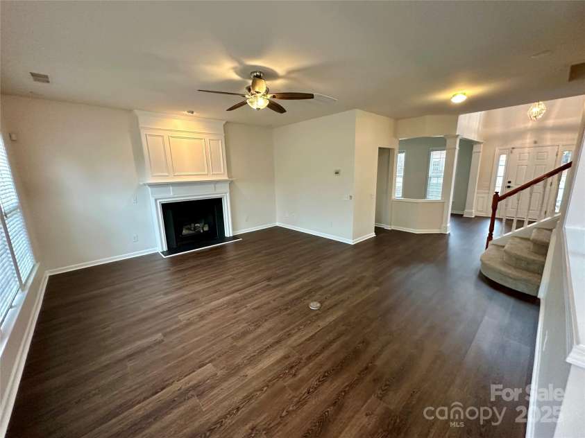7633 Rathburn Lane, Charlotte, NC 28277.  MLS# CAR4296368, YatesRealty ID 42242. Newly installed LVP on entire main floor and upstairs bathrooms.