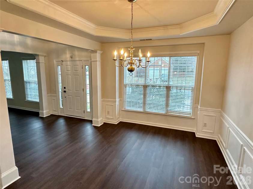 7633 Rathburn Lane, Charlotte, NC 28277.  MLS# CAR4296368, YatesRealty ID 42242. Newly installed LVP on entire main floor and upstairs bathrooms.