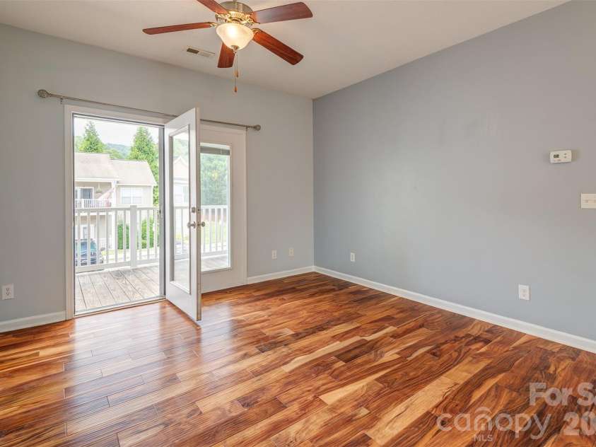 15 Mill Creek Loop, Asheville, NC 28806.  MLS# CAR4406752, YatesRealty ID 42245. 