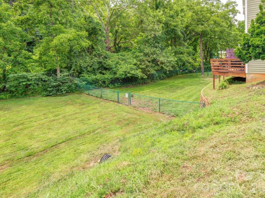 15 Mill Creek Loop, Asheville, NC 28806.  MLS# CAR4406752, YatesRealty ID 42245. Community dog park.