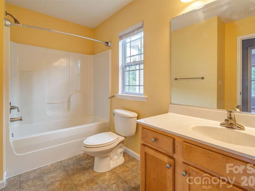 15 Mill Creek Loop, Asheville, NC 28806.  MLS# CAR4406752, YatesRealty ID 42245. Full bath off main living area.