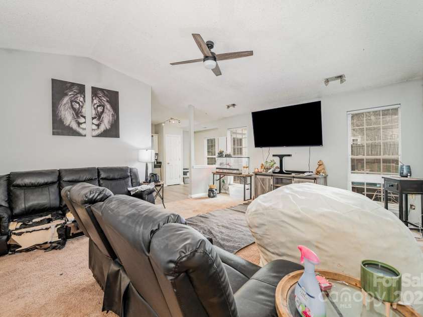 1500 Majestic Meadow Drive, Charlotte, NC 28216.  MLS# CAR4309451, YatesRealty ID 42245. 