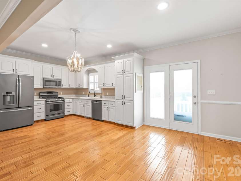2352 Brooks Road, Chester, SC 29706.  MLS# CAR4411438, YatesRealty ID 42246. Kitchen