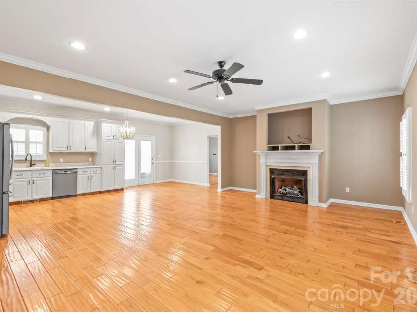 2352 Brooks Road, Chester, SC 29706.  MLS# CAR4411438, YatesRealty ID 42246. Living room