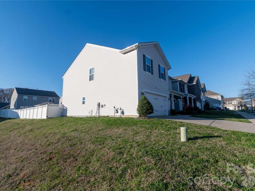 4320 Staffordshire Lane, Charlotte, NC 28213.  MLS# CAR4355945, YatesRealty ID 42247. 