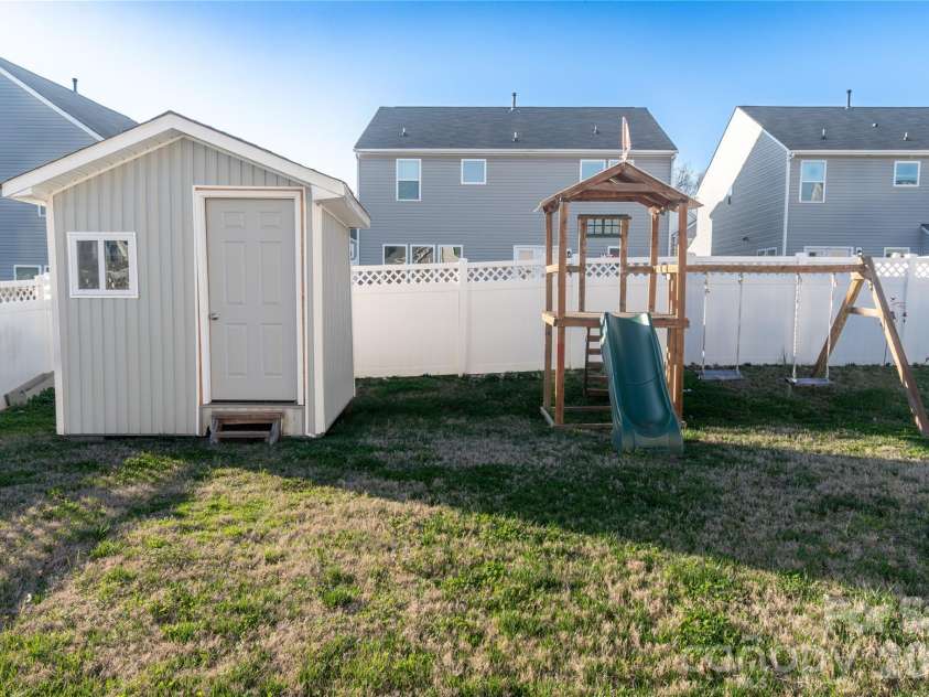 4320 Staffordshire Lane, Charlotte, NC 28213.  MLS# CAR4355945, YatesRealty ID 42247. 
