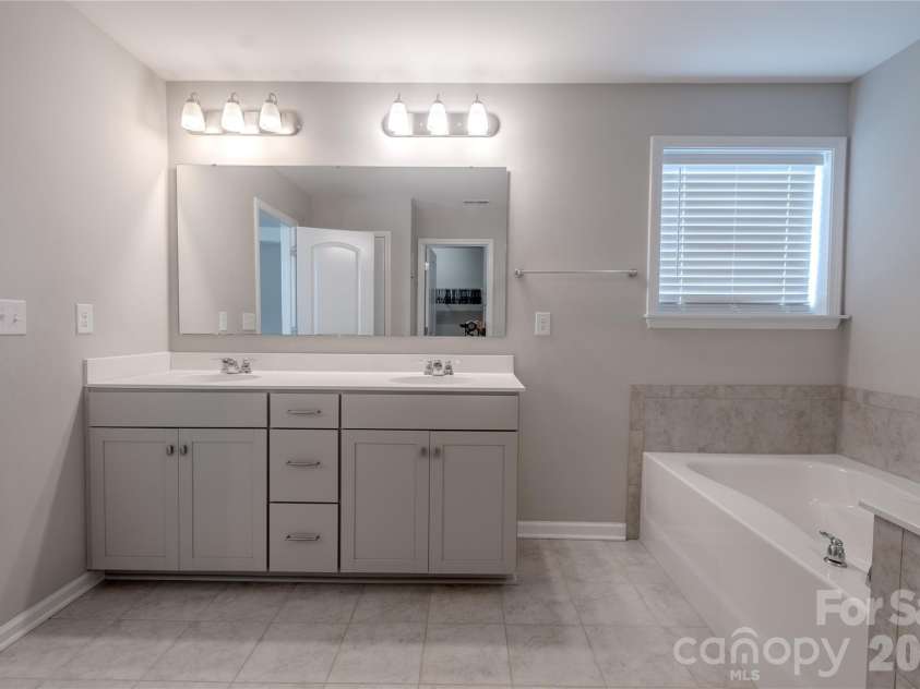 4320 Staffordshire Lane, Charlotte, NC 28213.  MLS# CAR4355945, YatesRealty ID 42247. 