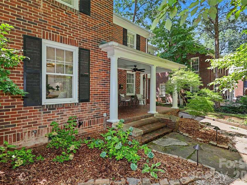 1620 Dilworth Road, Charlotte, NC 28203.  MLS# CAR4408701, YatesRealty ID 42248. 