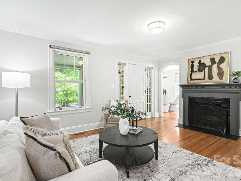 1620 Dilworth Road, Charlotte, NC 28203.  MLS# CAR4408701, YatesRealty ID 42248. 