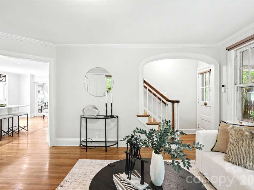1620 Dilworth Road, Charlotte, NC 28203.  MLS# CAR4408701, YatesRealty ID 42248. 