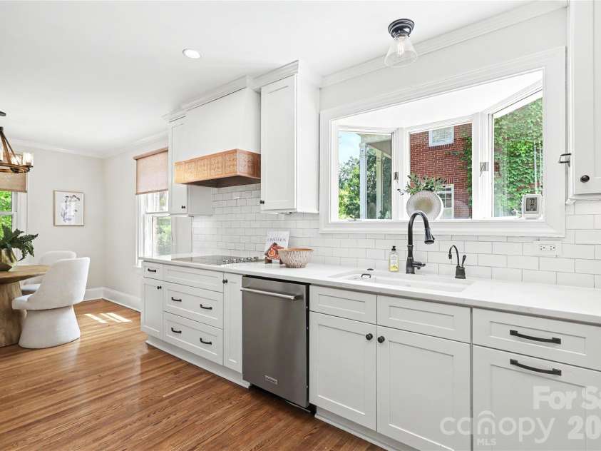 1620 Dilworth Road, Charlotte, NC 28203.  MLS# CAR4408701, YatesRealty ID 42248. 
