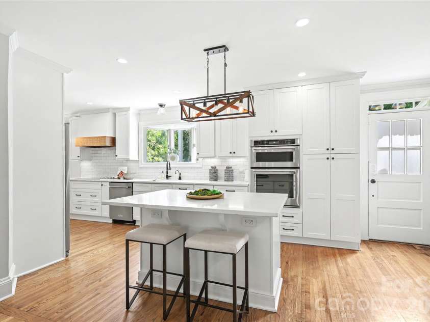 1620 Dilworth Road, Charlotte, NC 28203.  MLS# CAR4408701, YatesRealty ID 42248. 