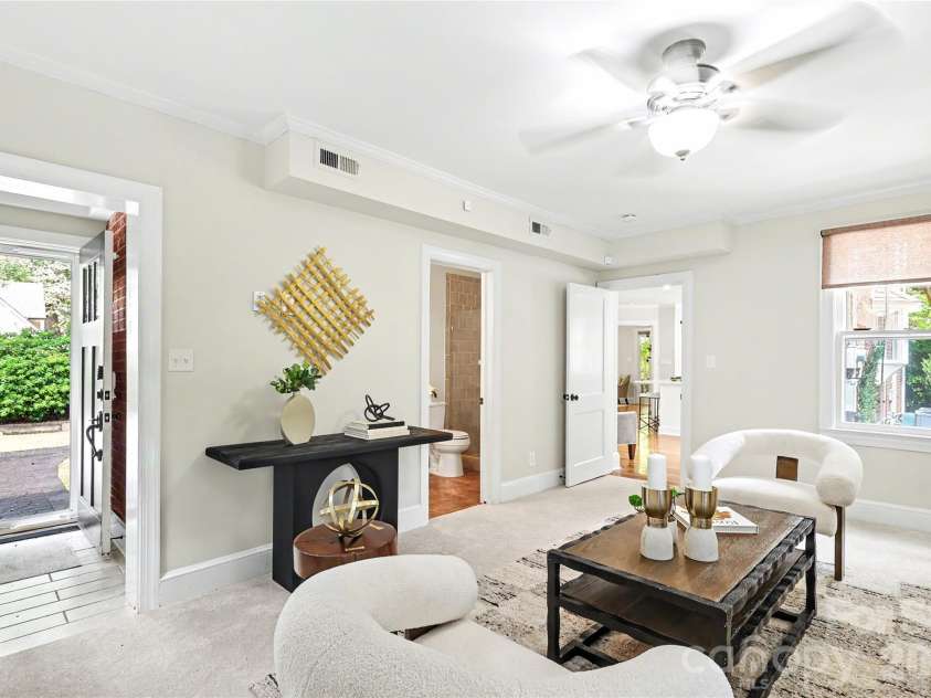 1620 Dilworth Road, Charlotte, NC 28203.  MLS# CAR4408701, YatesRealty ID 42248. 