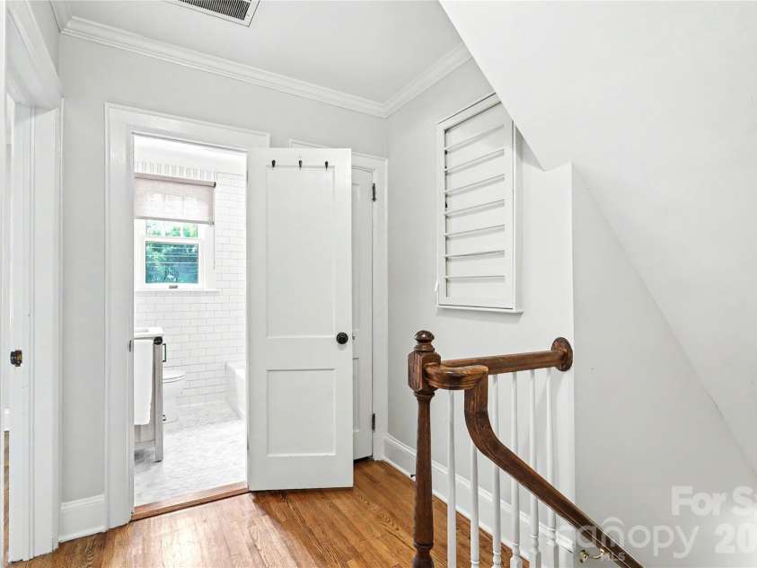1620 Dilworth Road, Charlotte, NC 28203.  MLS# CAR4408701, YatesRealty ID 42248. 