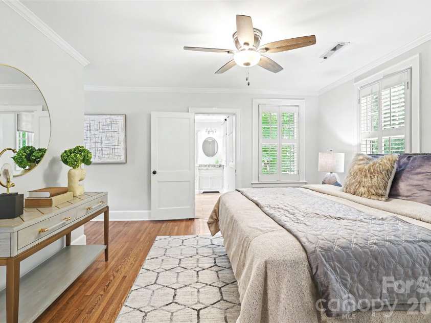 1620 Dilworth Road, Charlotte, NC 28203.  MLS# CAR4408701, YatesRealty ID 42248. 