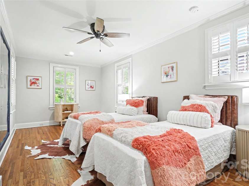 1620 Dilworth Road, Charlotte, NC 28203.  MLS# CAR4408701, YatesRealty ID 42248. 