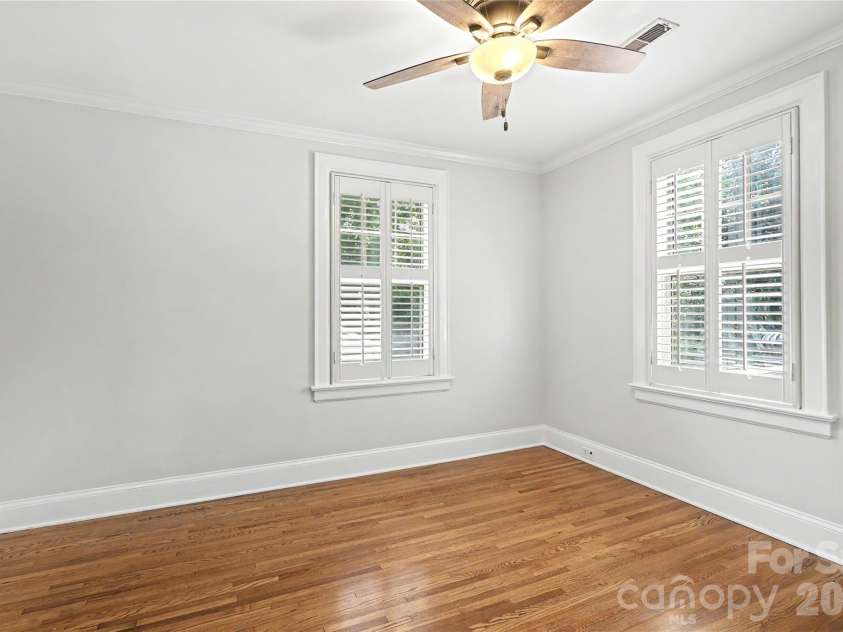 1620 Dilworth Road, Charlotte, NC 28203.  MLS# CAR4408701, YatesRealty ID 42248. 