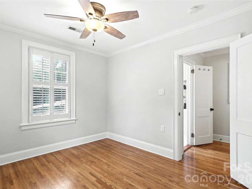 1620 Dilworth Road, Charlotte, NC 28203.  MLS# CAR4408701, YatesRealty ID 42248. 