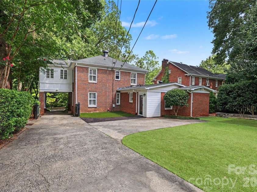 1620 Dilworth Road, Charlotte, NC 28203.  MLS# CAR4408701, YatesRealty ID 42248. 