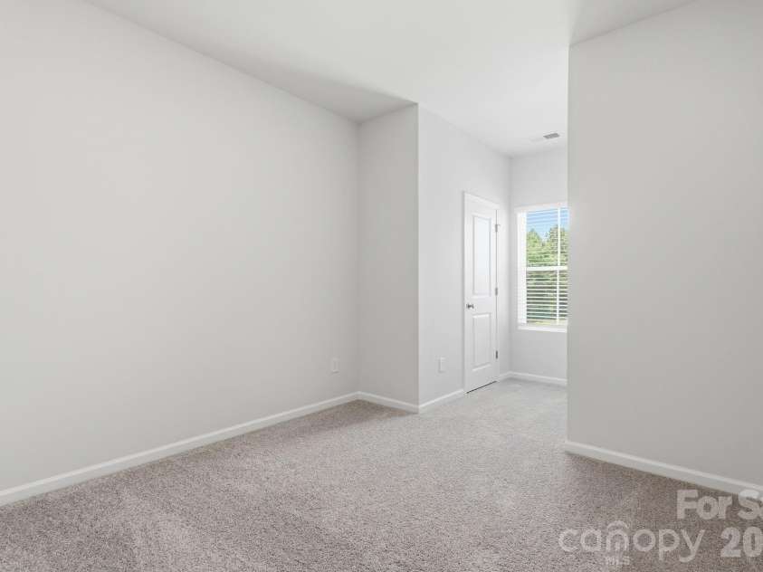 4628 Lakeview Road, Charlotte, NC 28216.  MLS# CAR4406208, YatesRealty ID 42249. 