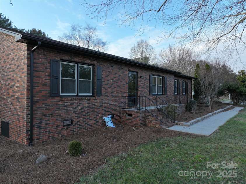 451 James Farm Road, Statesville, NC 28625.  MLS# CAR4329338, YatesRealty ID 4225. 