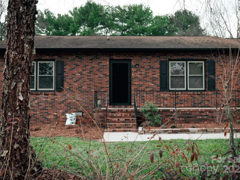 451 James Farm Road, Statesville, NC 28625.  MLS# CAR4329338, YatesRealty ID 4225. 