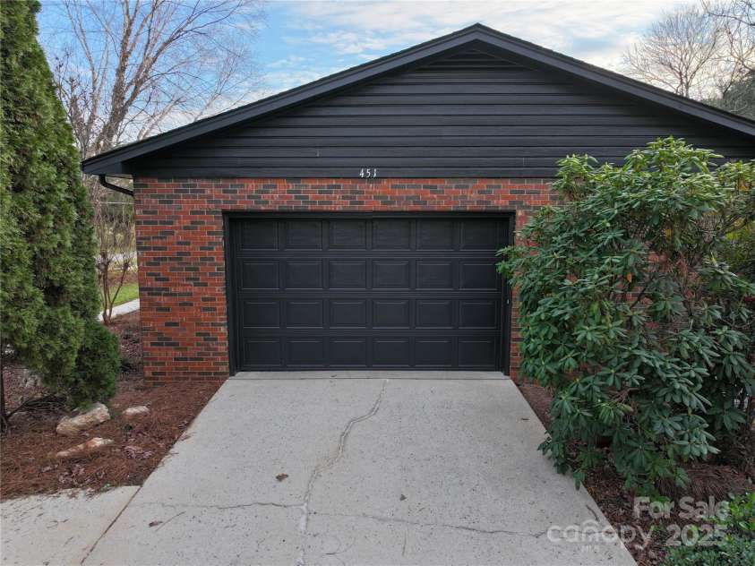 451 James Farm Road, Statesville, NC 28625.  MLS# CAR4329338, YatesRealty ID 4225. 