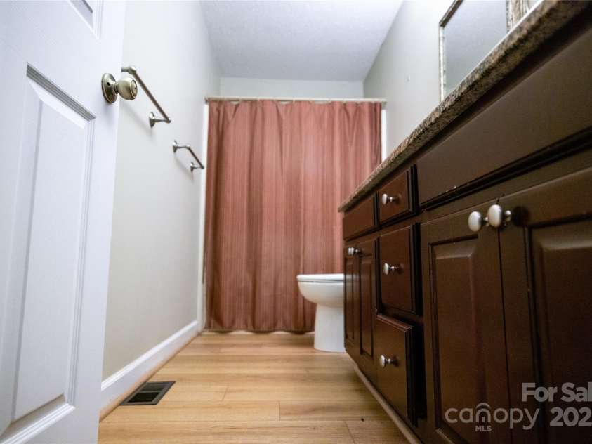 451 James Farm Road, Statesville, NC 28625.  MLS# CAR4329338, YatesRealty ID 4225. 
