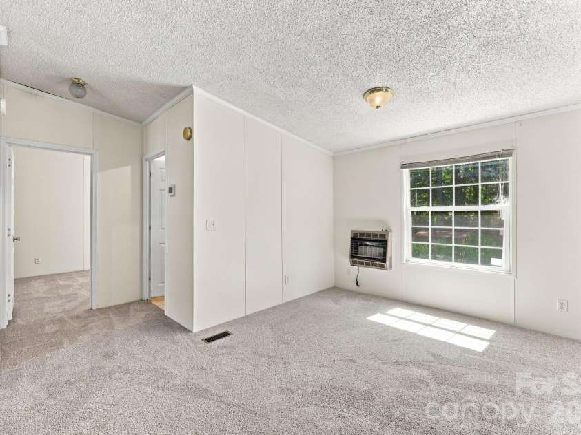 299 Sailwinds Road, Mooresville, NC 28115.  MLS# CAR4410637, YatesRealty ID 42251. 