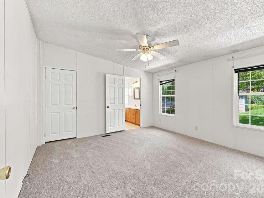 299 Sailwinds Road, Mooresville, NC 28115.  MLS# CAR4410637, YatesRealty ID 42251. 
