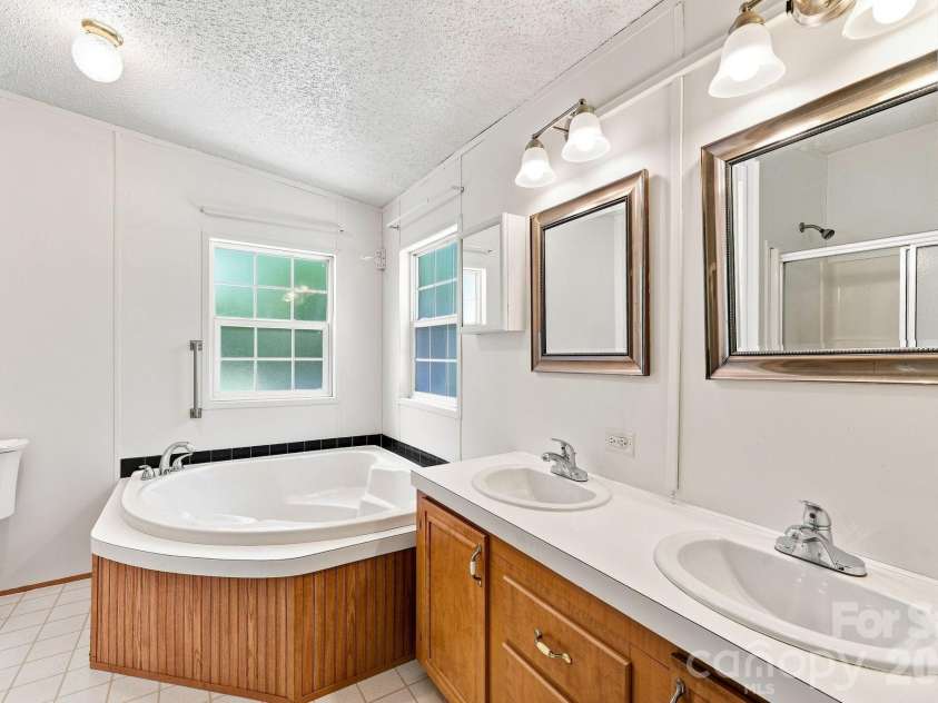 299 Sailwinds Road, Mooresville, NC 28115.  MLS# CAR4410637, YatesRealty ID 42251. 