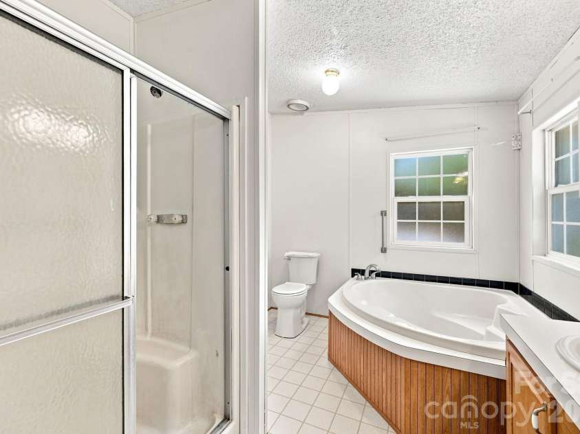 299 Sailwinds Road, Mooresville, NC 28115.  MLS# CAR4410637, YatesRealty ID 42251. 