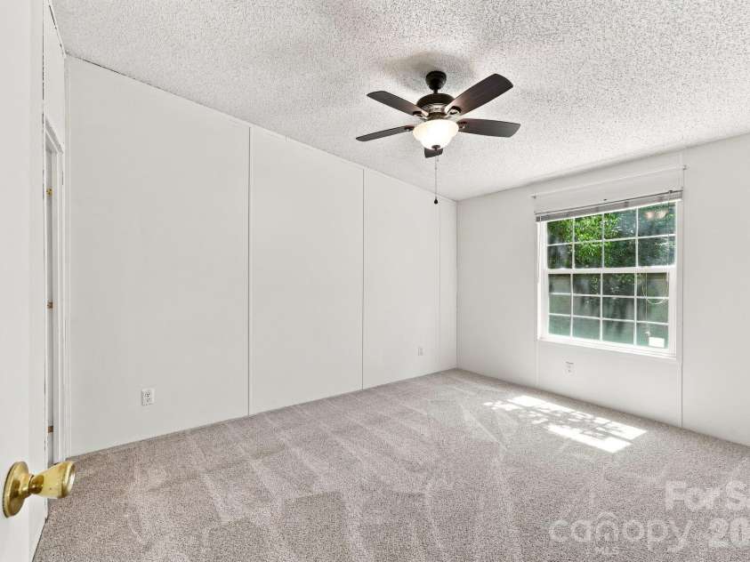 299 Sailwinds Road, Mooresville, NC 28115.  MLS# CAR4410637, YatesRealty ID 42251. 