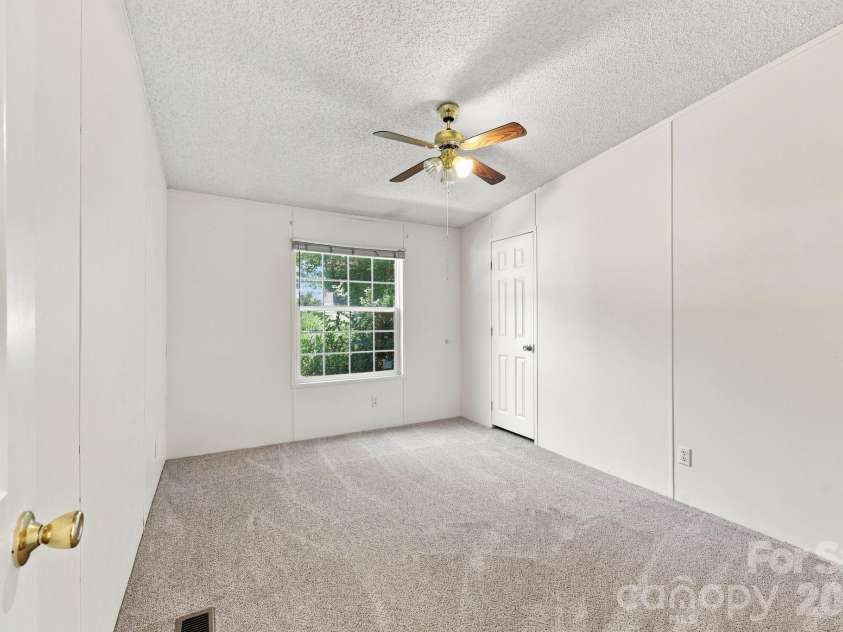 299 Sailwinds Road, Mooresville, NC 28115.  MLS# CAR4410637, YatesRealty ID 42251. 