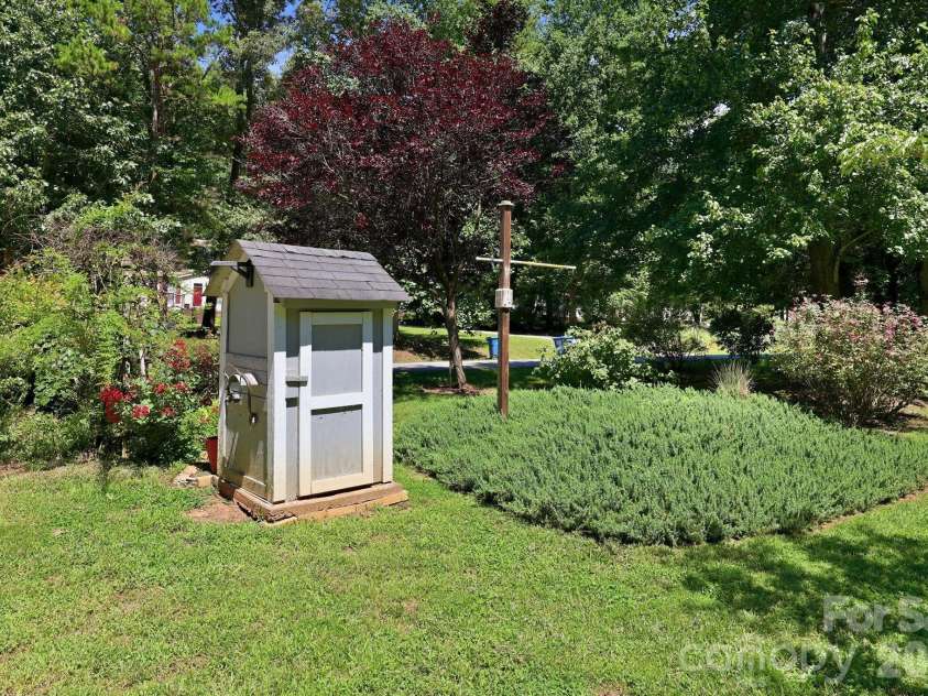 299 Sailwinds Road, Mooresville, NC 28115.  MLS# CAR4410637, YatesRealty ID 42251. 